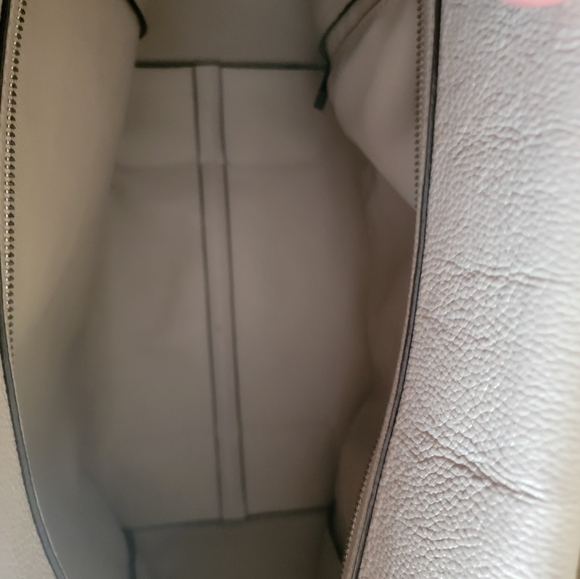 Michael Kors Shoulder Bag Tote pebbled leather w lock EUC - Picture 4 of 9